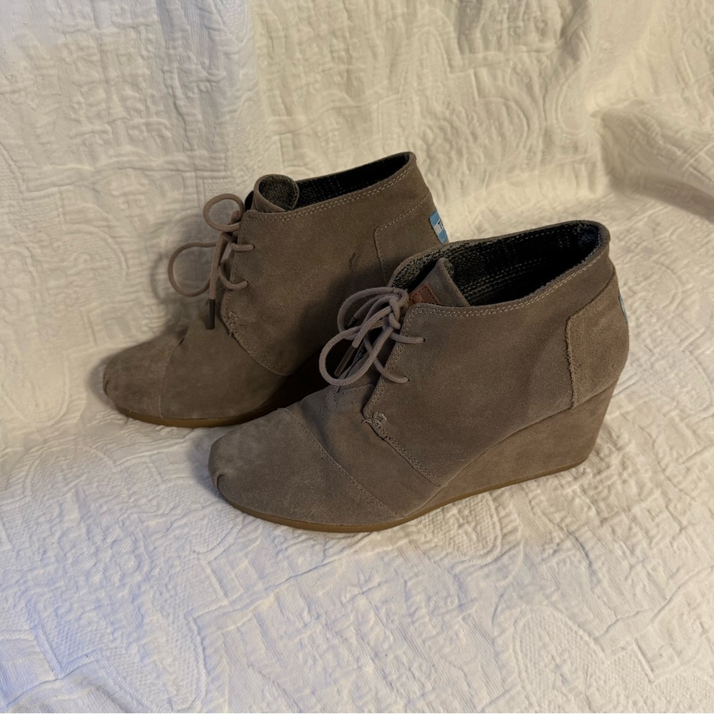 TOMS Desert Wedge Boots in Taupe Grey Size 9
